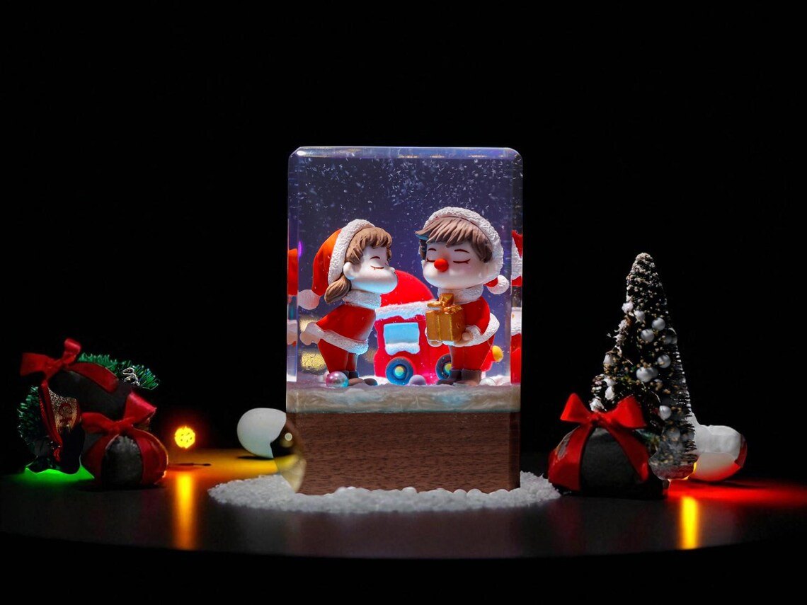 Christmas couple resin cube lamp with a mini tree