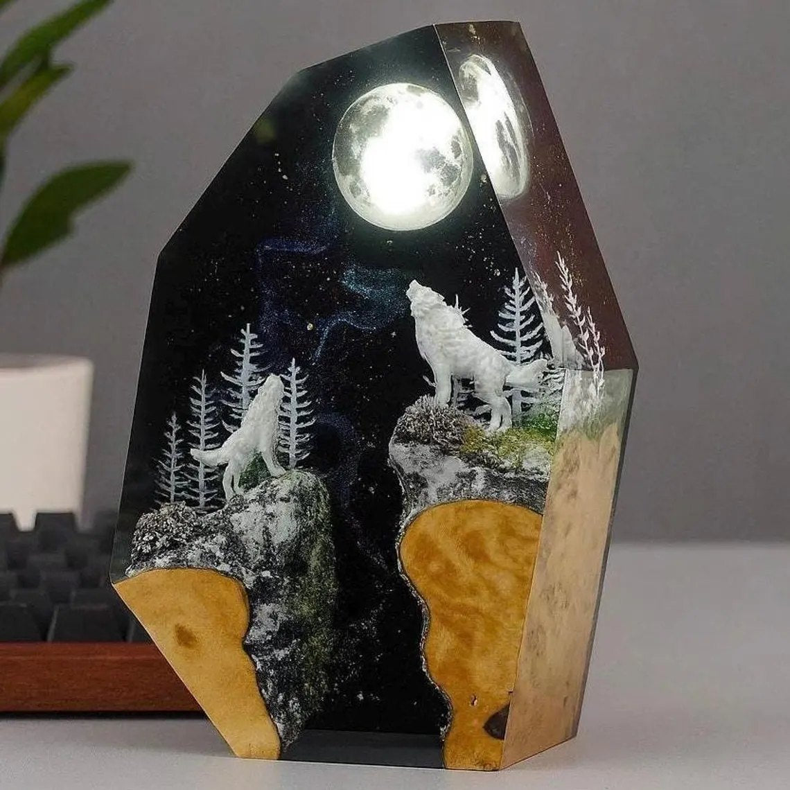White wolves resin lamp with burl wood cliffs